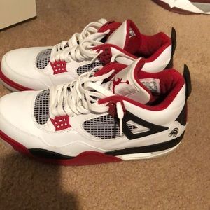 Jordan 4 fire red
